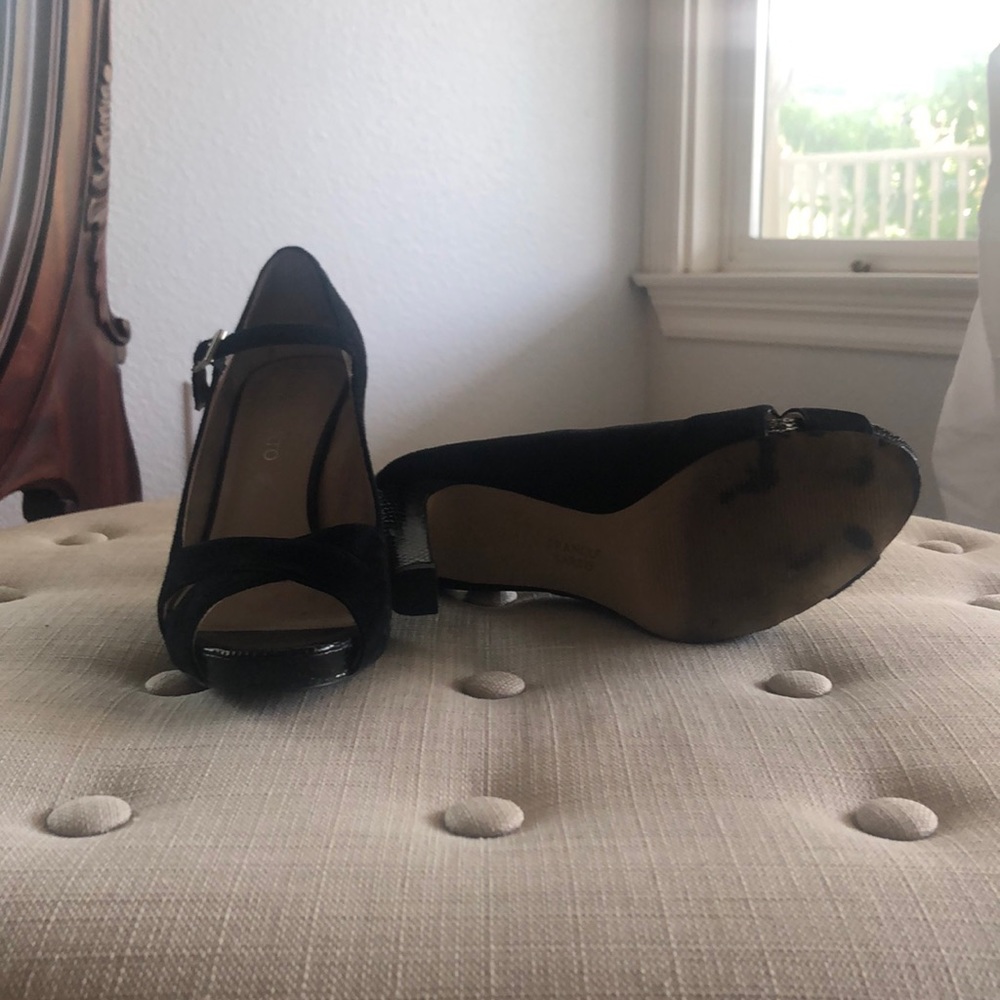 Shoes - Picture 5 of 5
